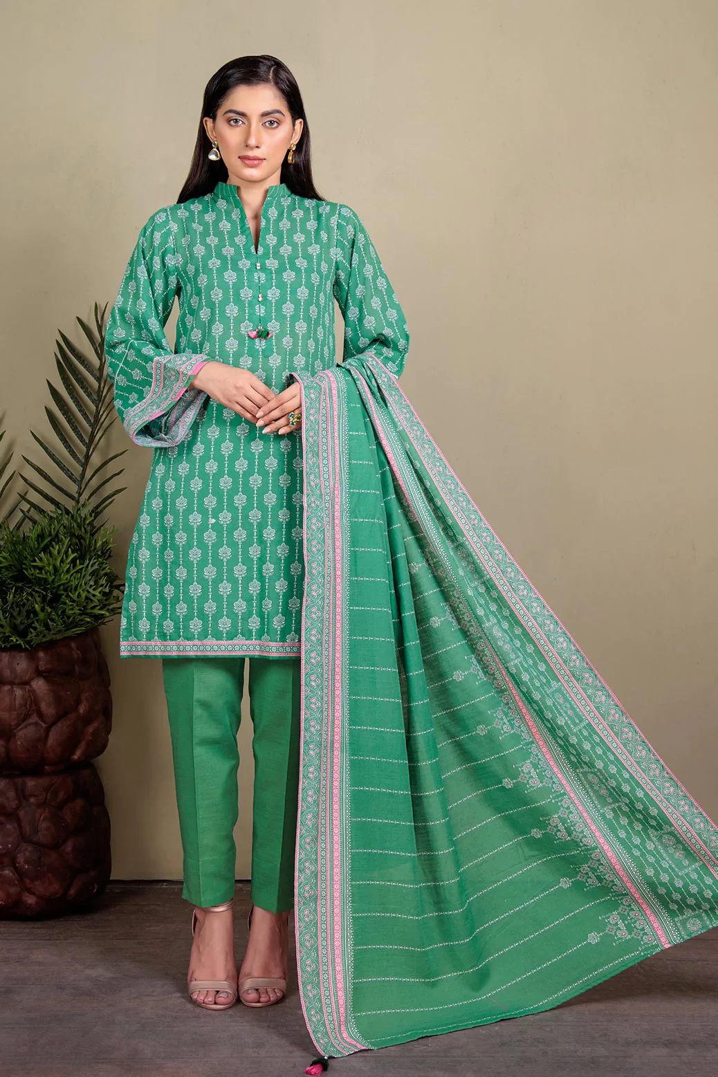 Printed Khaddar 3 Pc Green Suit