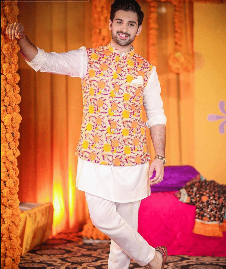 Mehndi dress with pajama for men