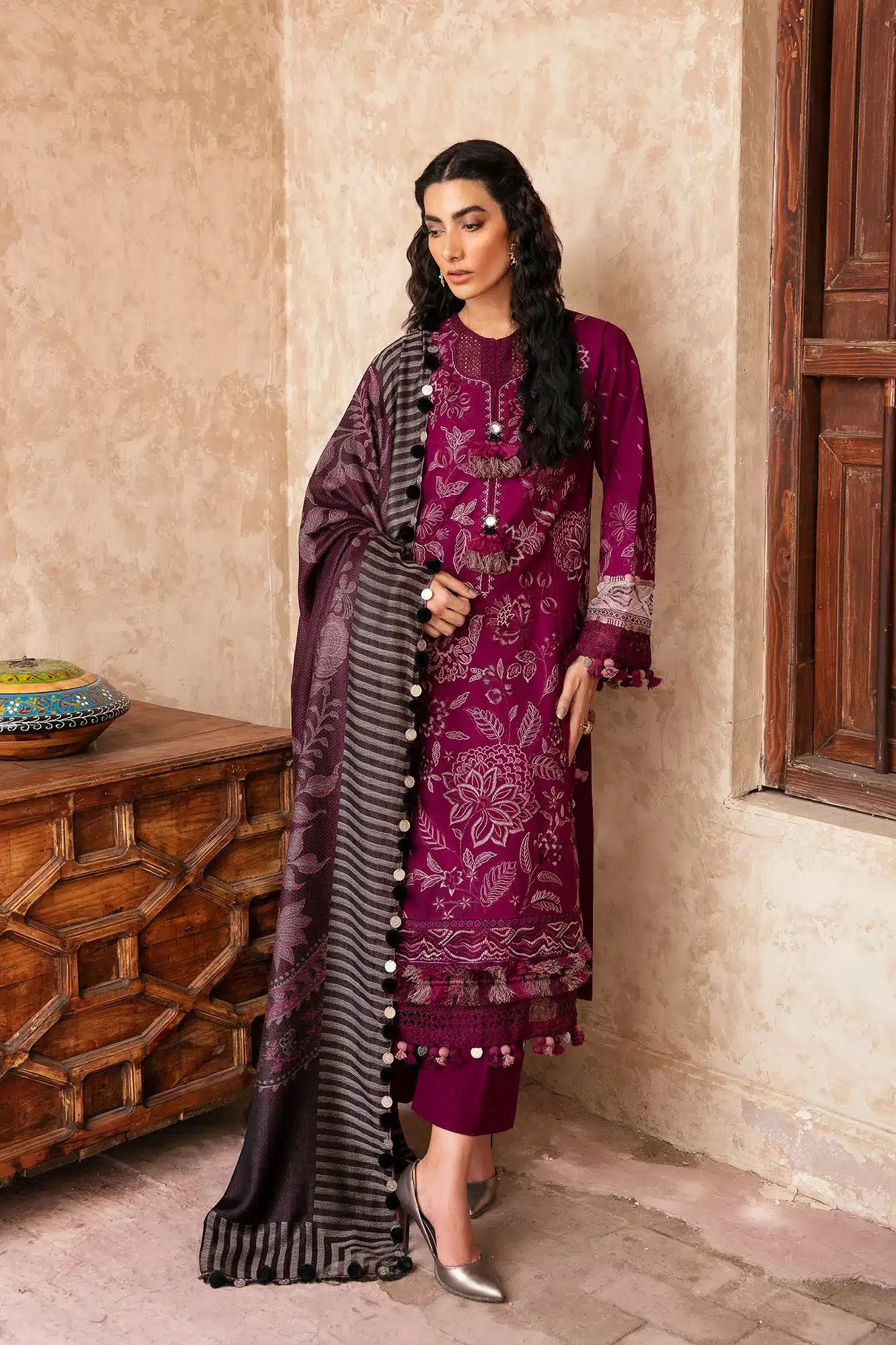 EMBROIDERED SUIT Purple color