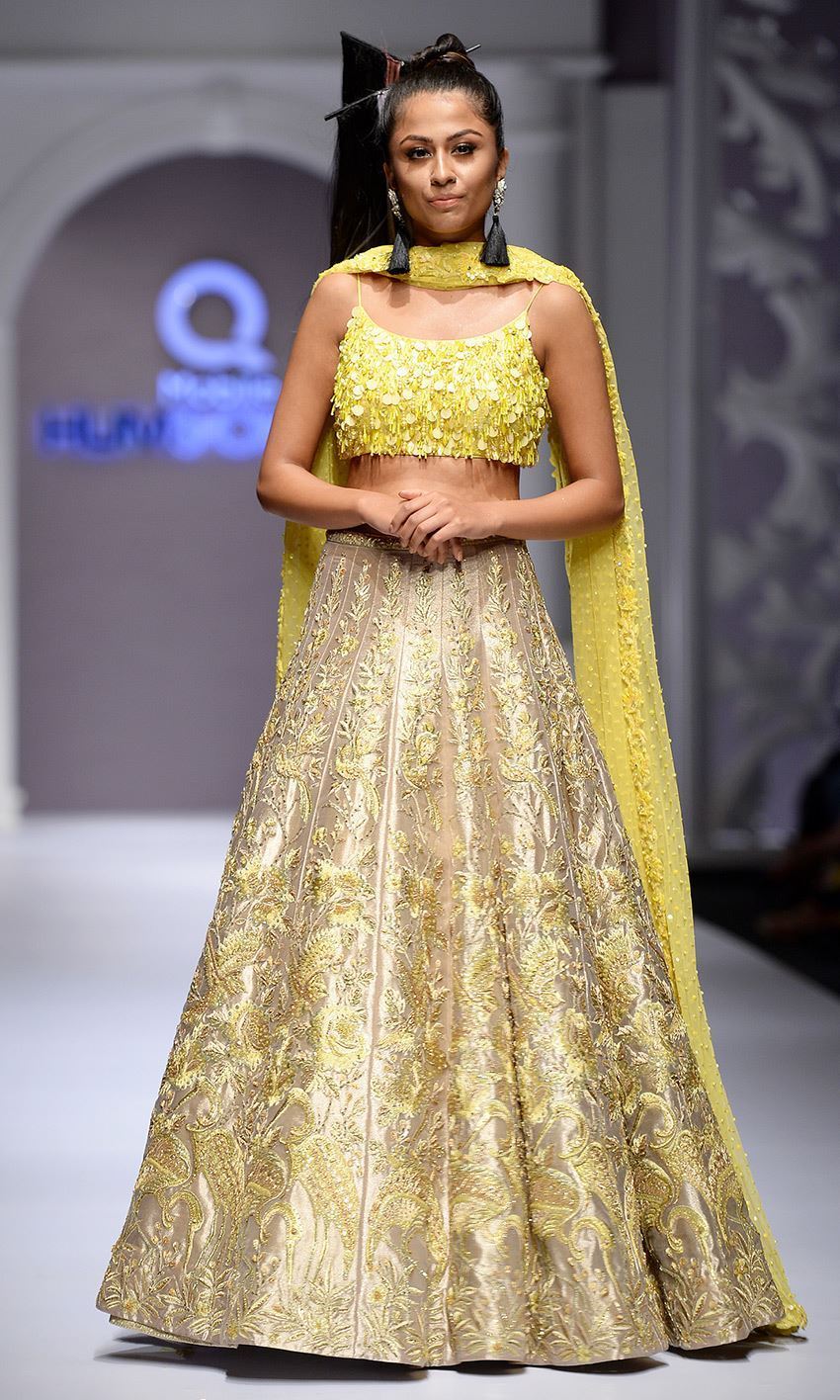 Latest Nomi Ansari Bridal Dresses Yellow and Golden color