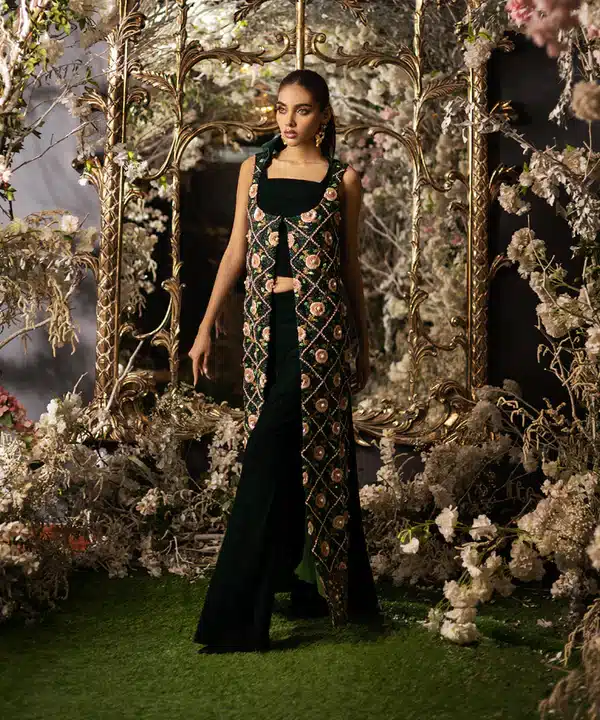 Tabassum Mughal Blooming Forest Black suit